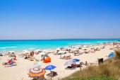 Der Playa Es Arenals auf Formentera ist laut der tripadvisor-Community einer der schönsten Strände der Welt.
