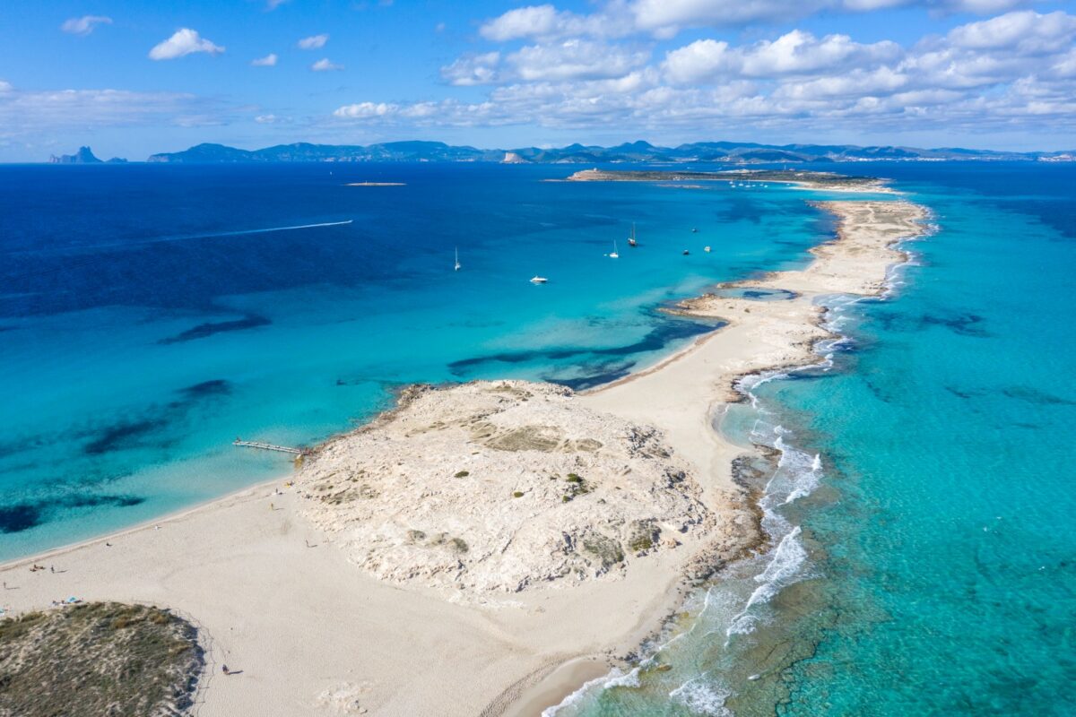 Formentera gilt oft als schönste Insel der Balearen und wird häufig als “kleine Karibik” und eines der letzten Paradiese der Erde bezeichnet.