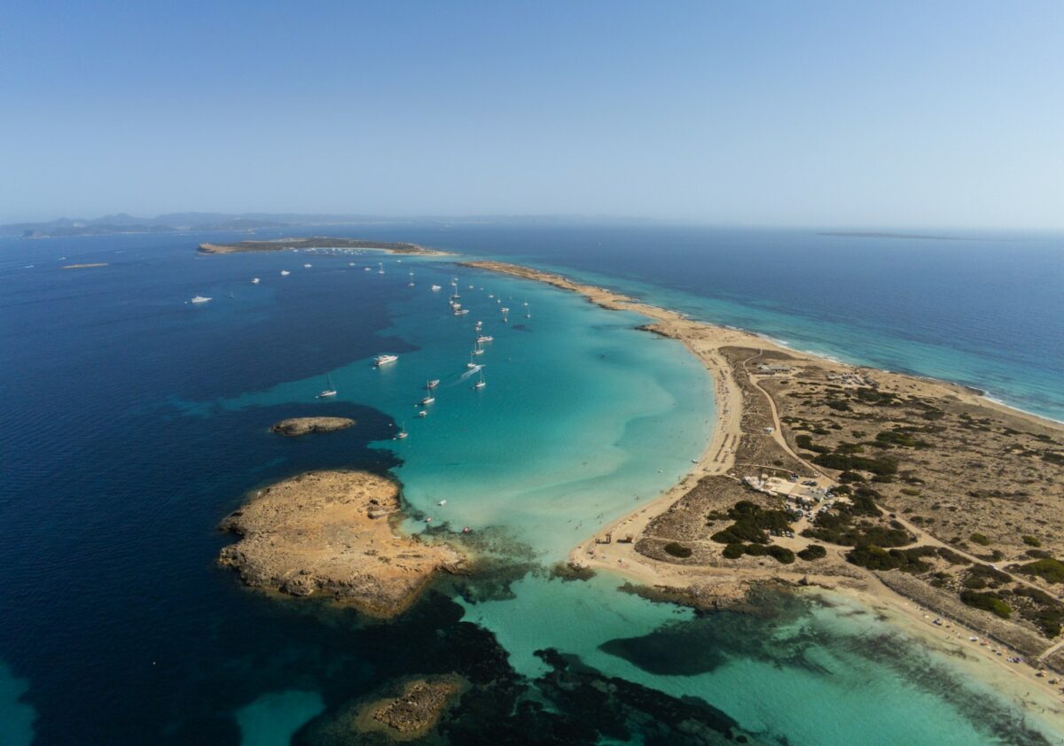 Formentera ist eine kleine, malerische Insel im Mittelmeer und die kleinste der balearischen Inseln, die zu Spanien gehören.